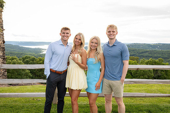 IMG-3083